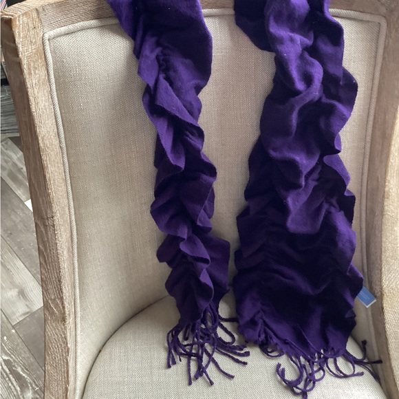 Simply Vera Purple, ruched scarf - Picture 2 of 3